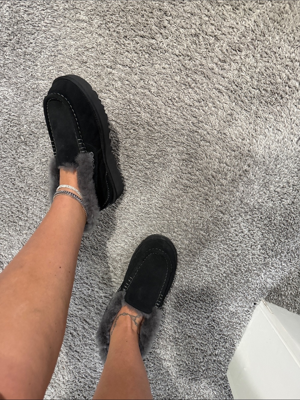 UGG - Picture 9 of 9